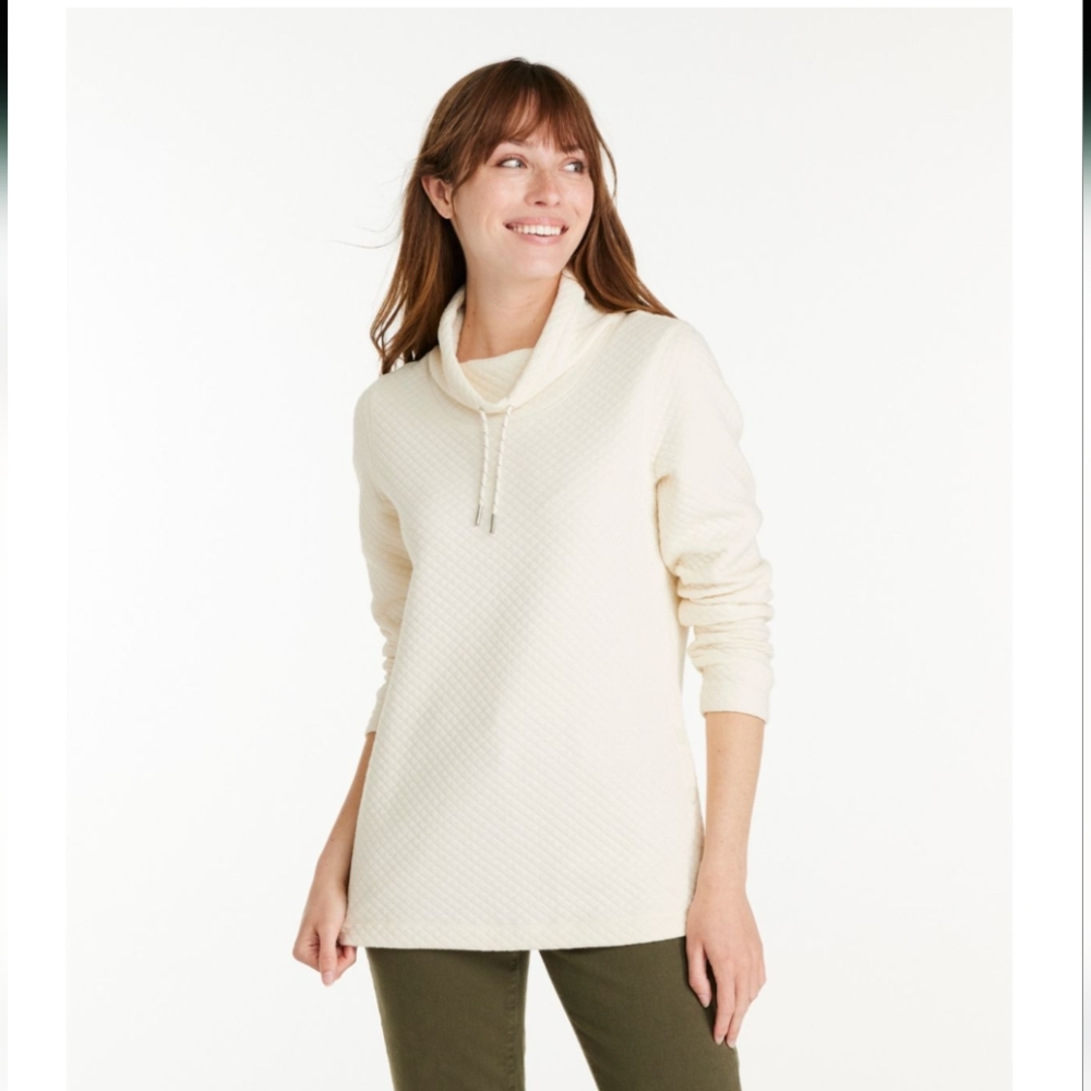 L.L.Bean Creamy Beige Woman's Size 1X Quilted Funnel Neckline with Side …